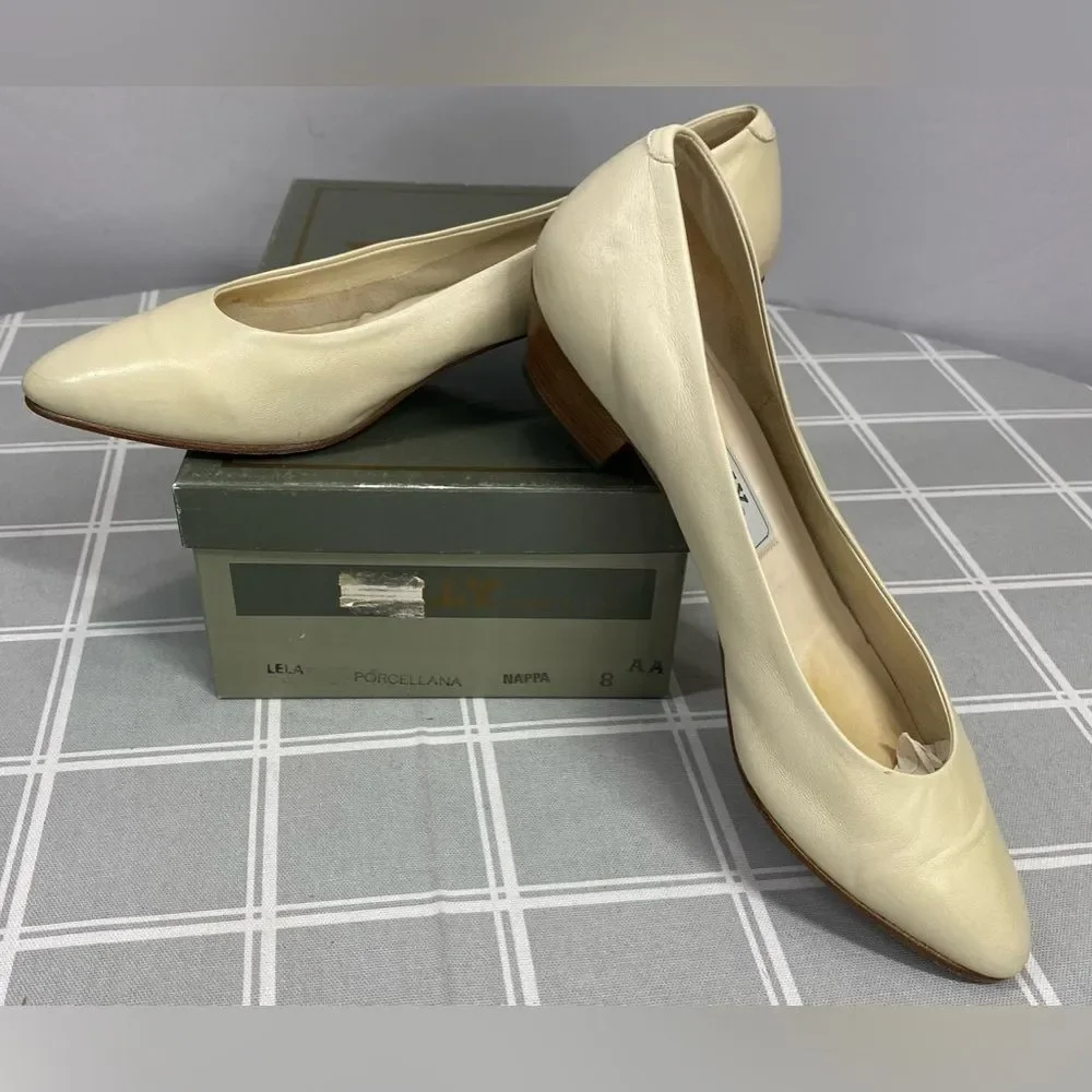 Bally Lela Vtg 80s Shoes Dress Pumps Color Bone Made in Italy Womens Size 8 AA
